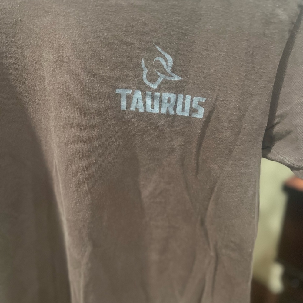 Vintage Taurus t-shirt size small - Picture 2 of 6